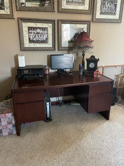 Free desk