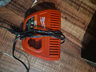 Charger milwakee 12v
