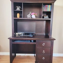  Computer Desk