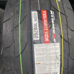 Nitto D2 305/45/17 Brand New 