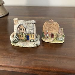 Lillput Lane 1992 “Cranberry Cottage” & 1997 “Granny’s Bonnet” Christmas England