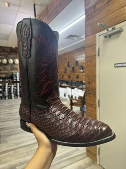 pitón black and cherry boot 