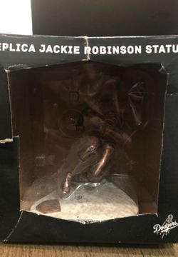 Replica Jackie Robinson Statue