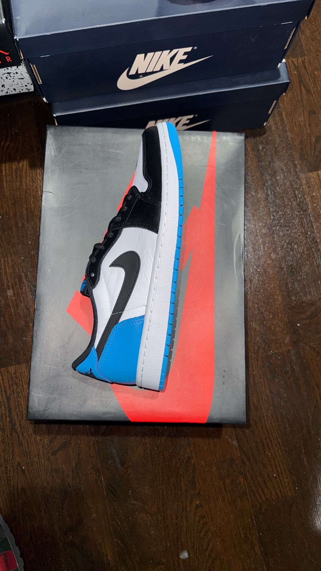 Jordan 1 Low Unc