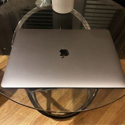 MacBook Pro Retina 15.4-inch (2019) - Core i9 - 32GB - SSD 256GB