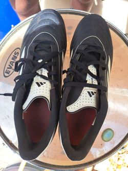 Soccer shoes