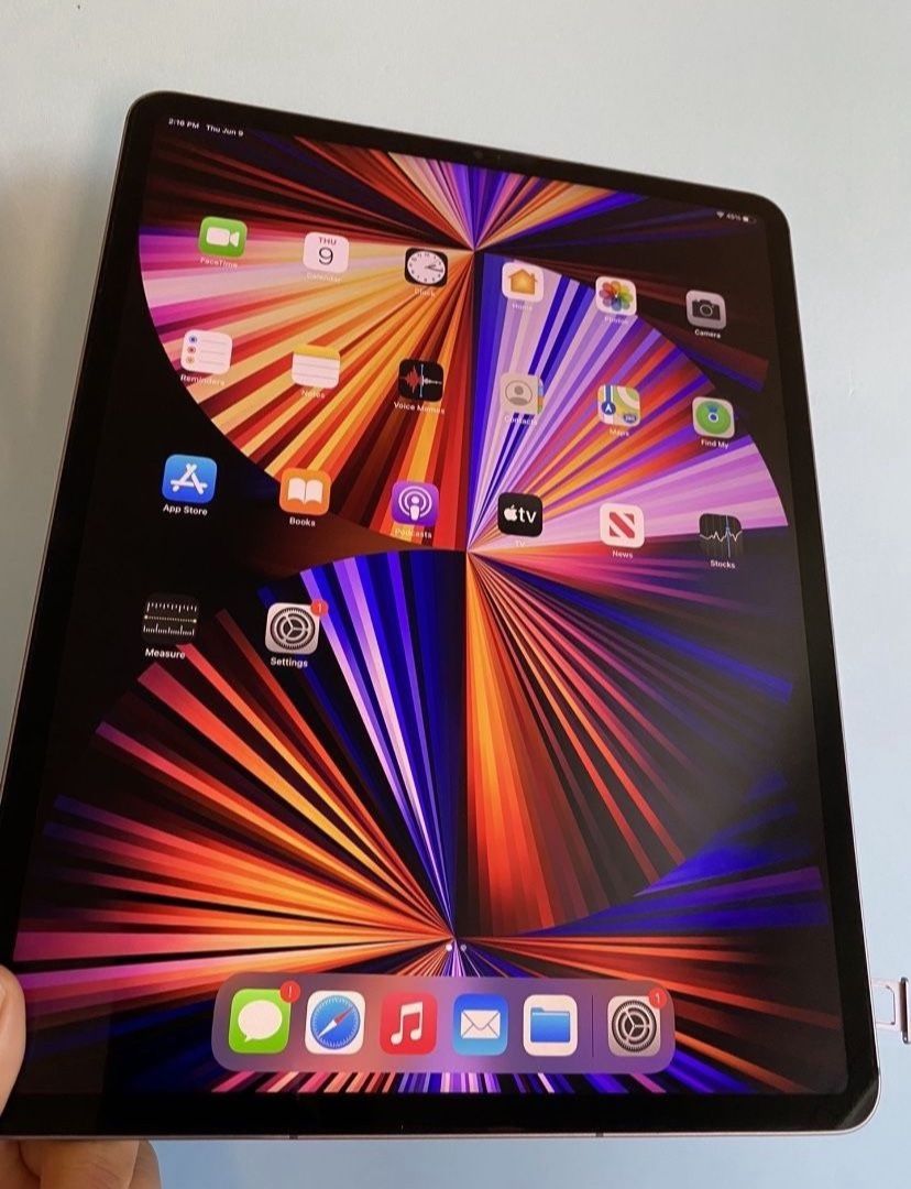 256GB Apple IPad Pro 12.9” 5th Generation (Latest 2021 Model / M1