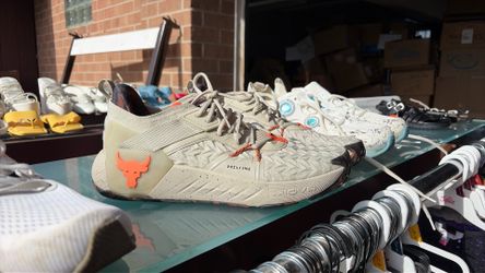 Under Armor Clone / Hovr Sneakers