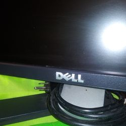 Dell 19" Inch Flat Monitor For PC (Dorm Size)