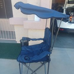 Portable chair with shade canopy