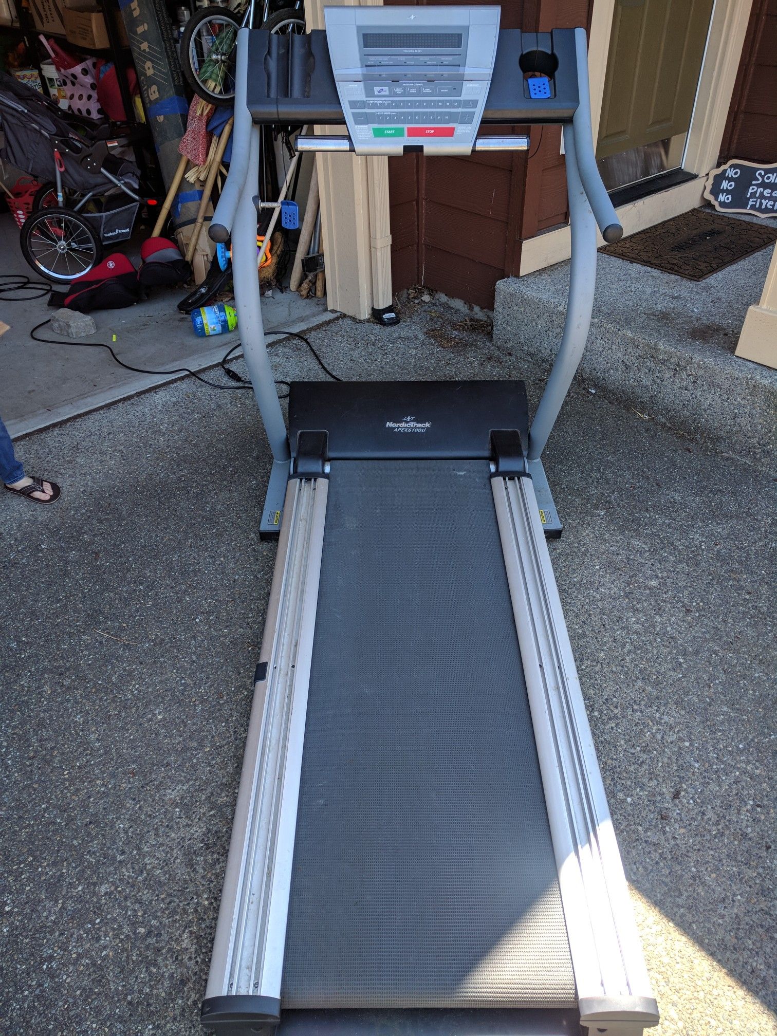 Nordictrack apex outlet 6100xi treadmill