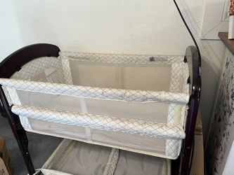 Co-sleeper/Bassinet