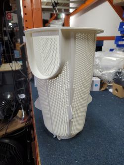 Pool filter baskets