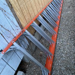 Brand New 12’ Fiberglass Ladder