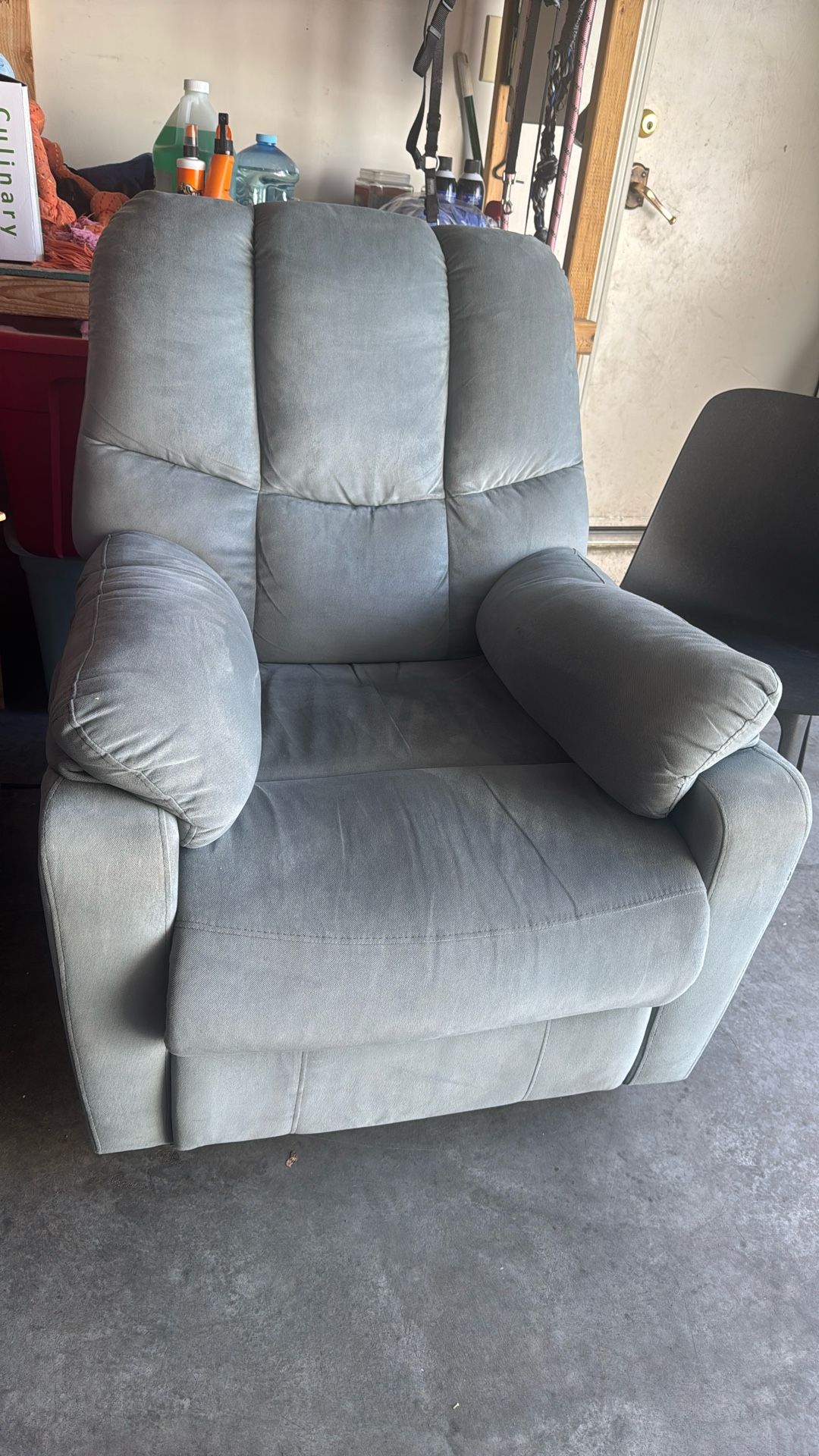 2 Recliner Chairs Electric