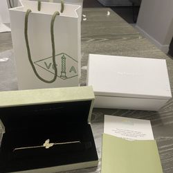 Vca Women’s Bracelets Engraved 