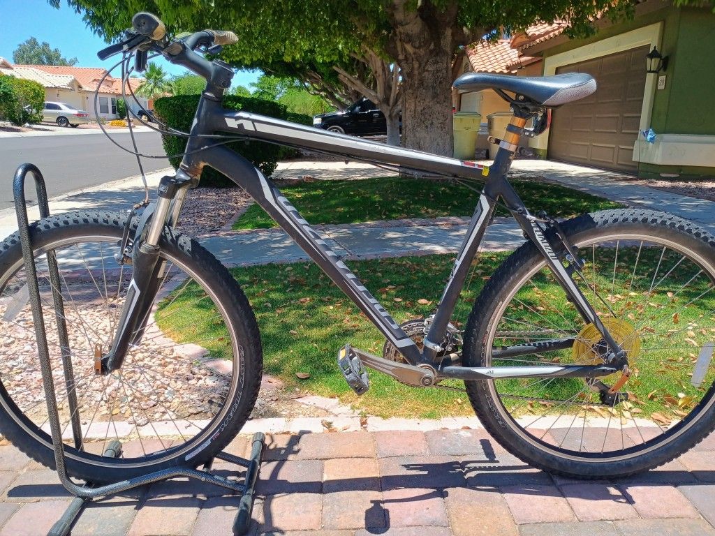Specialized Hardrock Mountain Bike
