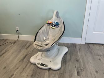 Title: 4moms mamaRoo 4 Multi- Motion Baby swing + Cooling  infant insert