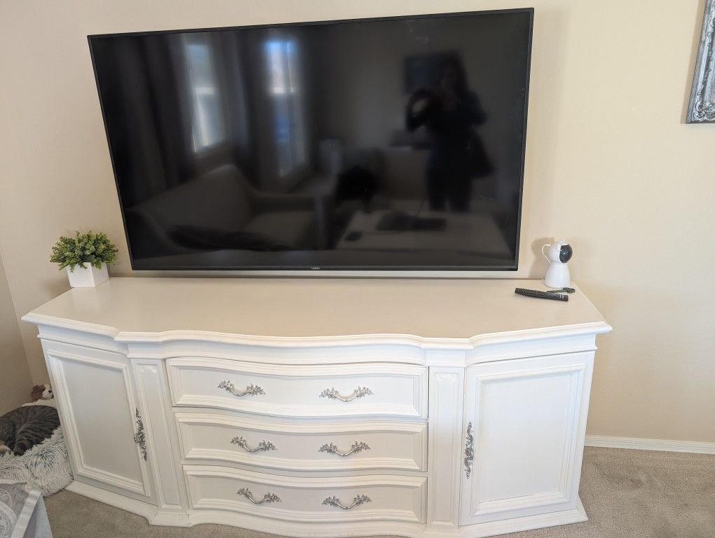 Dresser Buffet/Sideboard Or TV Stand