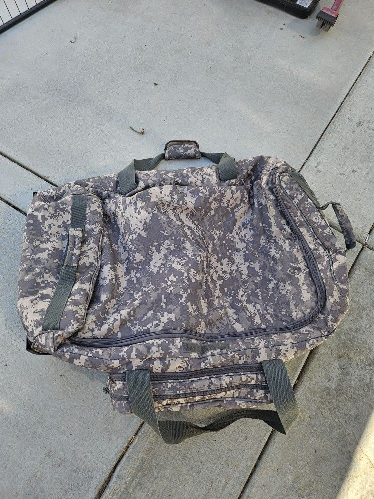 Military Duffle Bag With Wheels