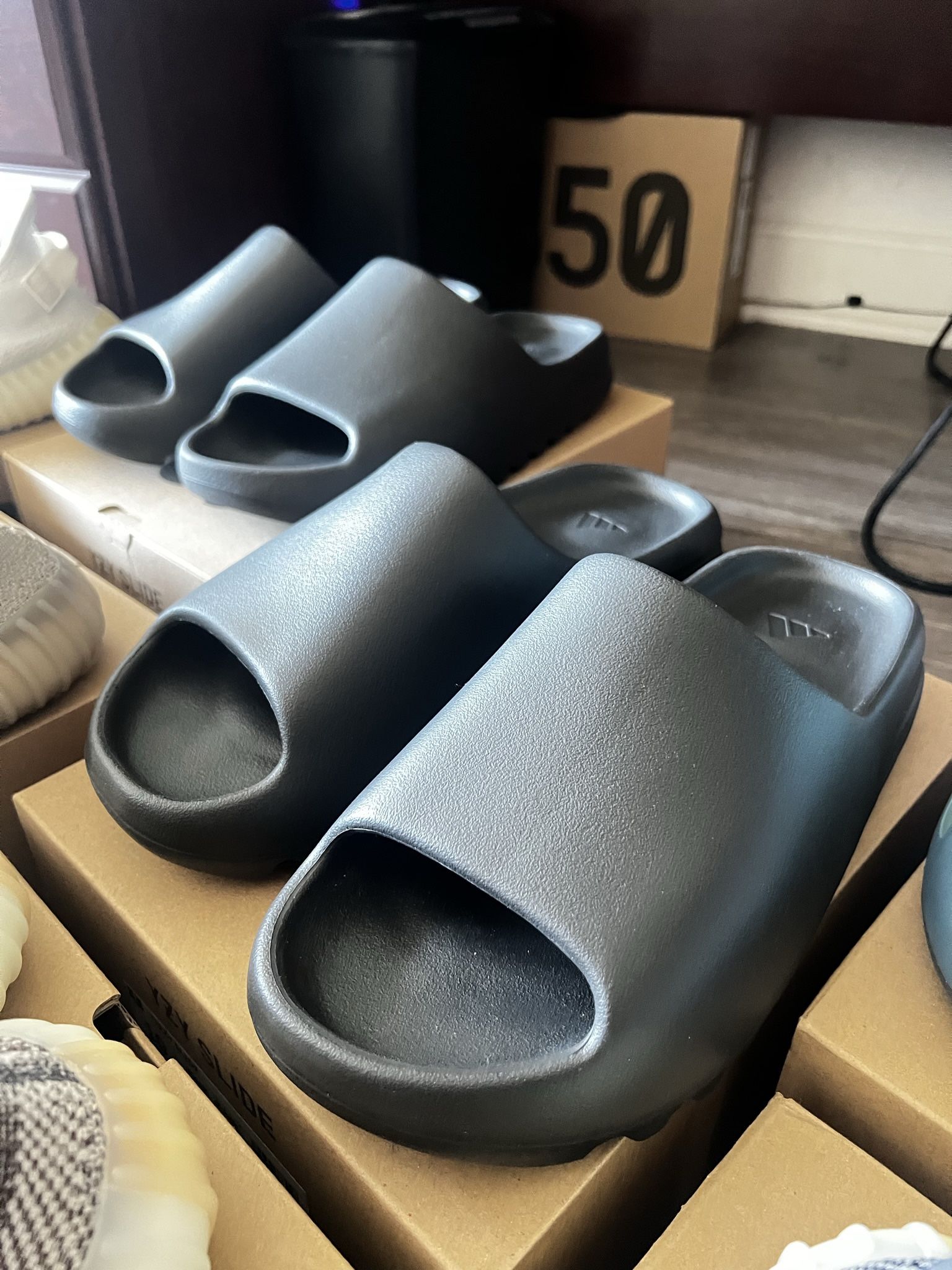 Adidas Yeezy Slide - Onyx (Size 11)