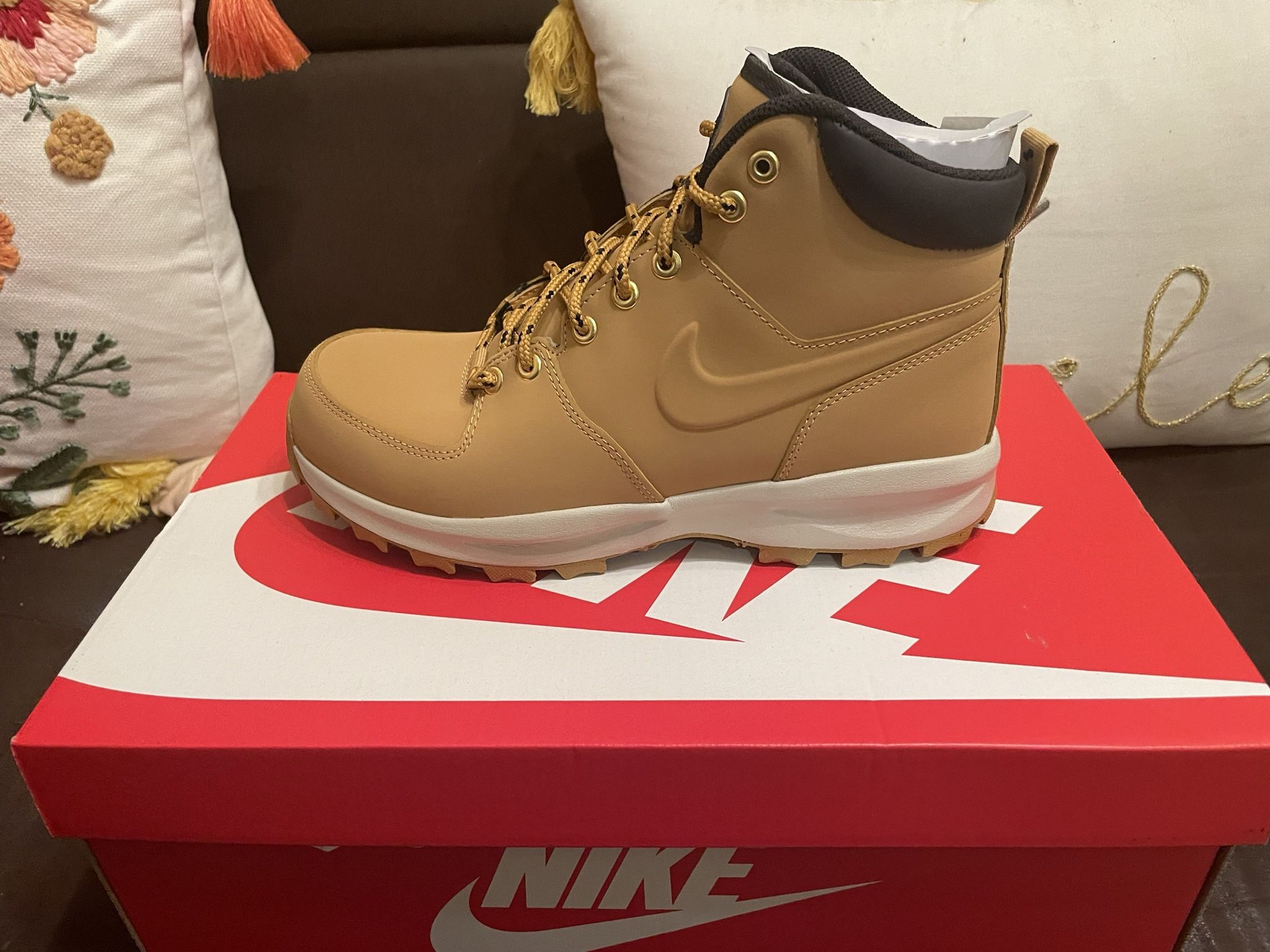 Nike Manoa Leather Boots