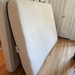 Avocado kids full size mattress
