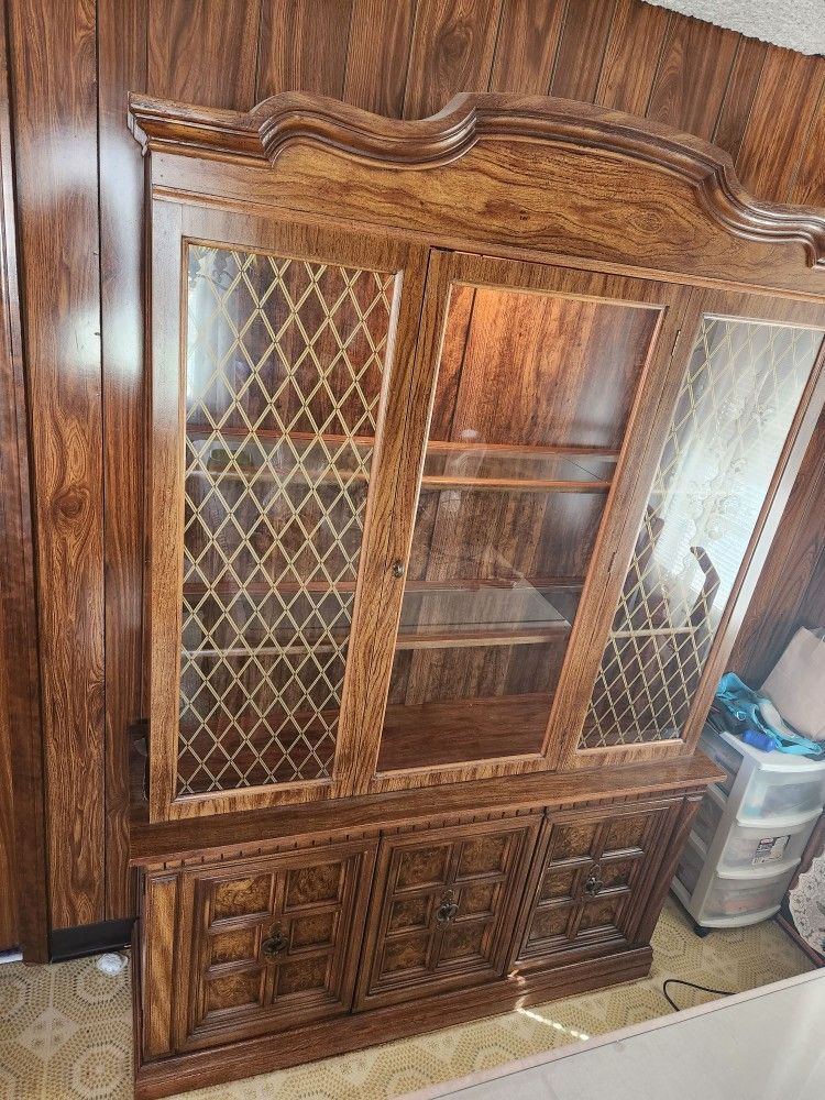 China Cabinet/ Dining Room Set W/ Chairs