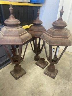 Cast Iron Outdoor Light Fixtures - Base mounted