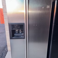 Kitchenaid Stainless Steel Refrigerator And Freezer