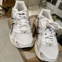 ASICS Women Shoes Size 7
