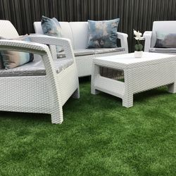 *Free Delivery* Beautiful 5 pc (couch / sofa