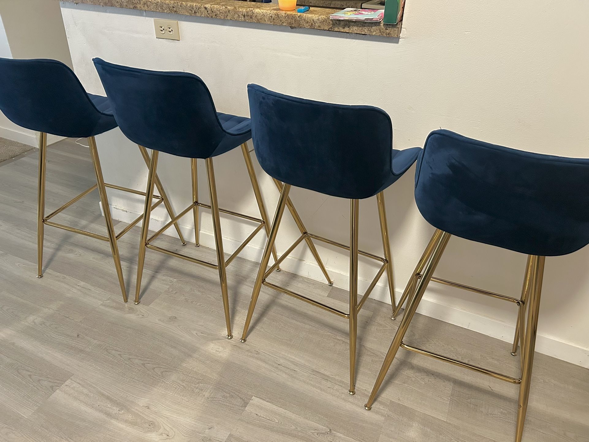 4 Bar Stools