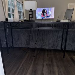 Accent Table W/ Charging And Outlets Built In