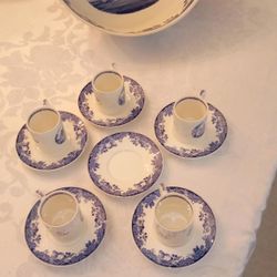 Harvard Limited Edition Tea Cups And Plates 