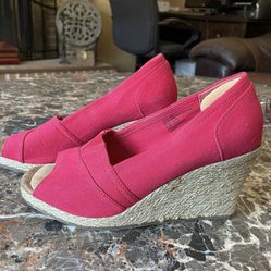 Ladies Womens size 8.5 Bass red wedge heels
