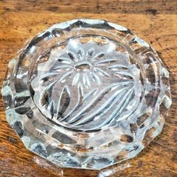 Floral Etched Crystal Cut Heavy Clear 4.5" Glass Dish With 4 Rest! Beautiful As Decor, Trinket Dish, Ashtray, Or Candle Holder!