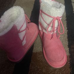 Pink UGGS (never Worn ) 