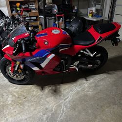 Motorcycle 