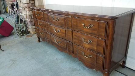 Vintage Thomasville dresser with mirror