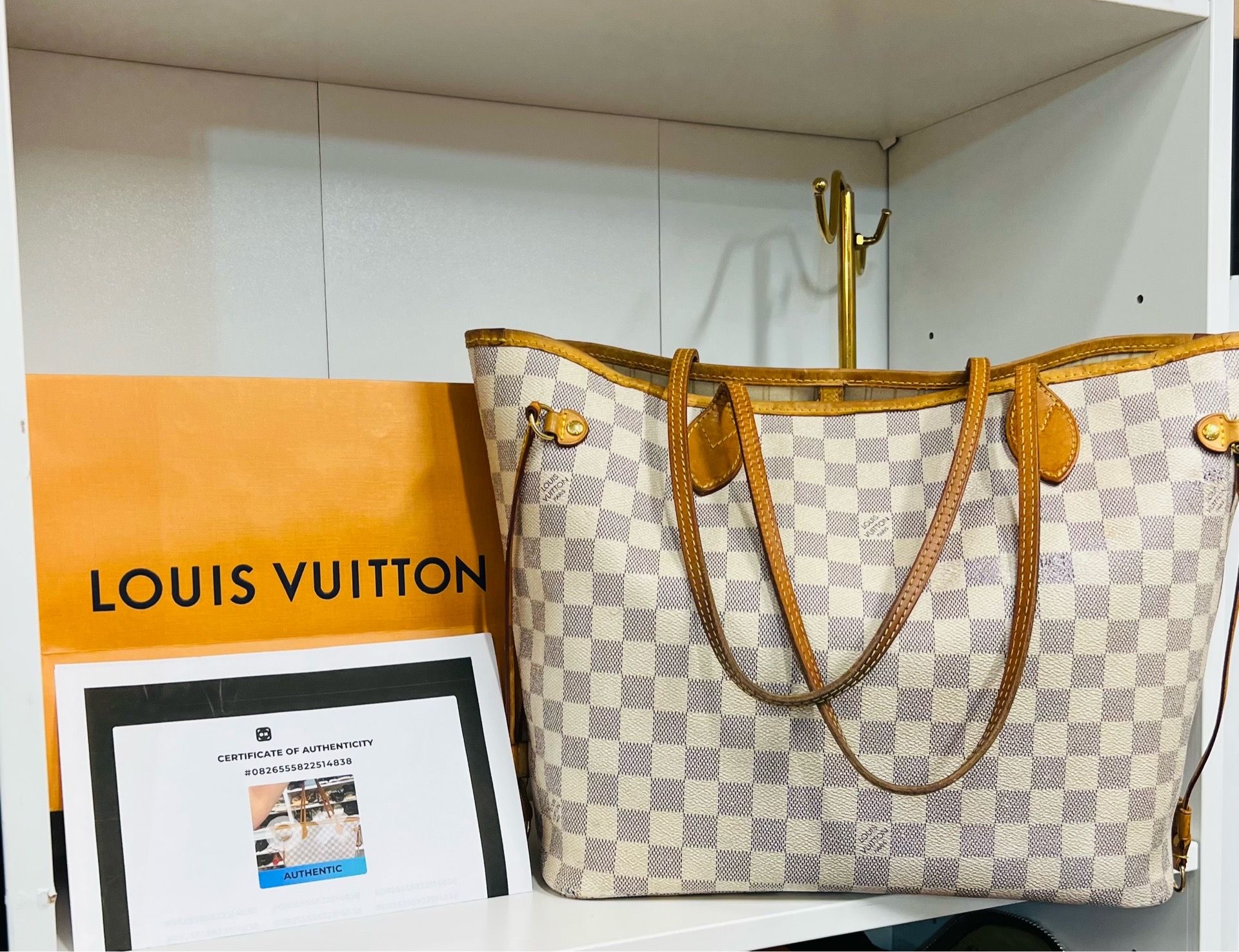 Authentic Louis Vuitton Damier Neverfull