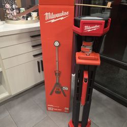 Milwaukee M18 Cordless Rocket Dual Power Tower Light (Tool-Only)