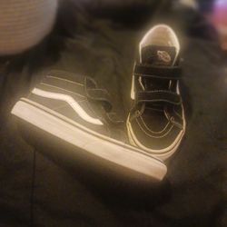 WHITE WITH GLITTER CROCS & BLACK & WHITE VANS SHOES 4 SALE