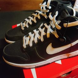 Nike Dunks High Top 10.5 Black Pandas