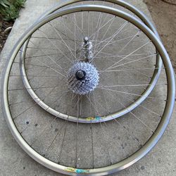 Bike wheels 700 C Mavis