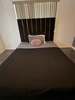 Queen size bed with mattress