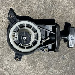 Mercury 3.5 HP Four Stroke recoil starter.