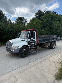 Internacional dump truck