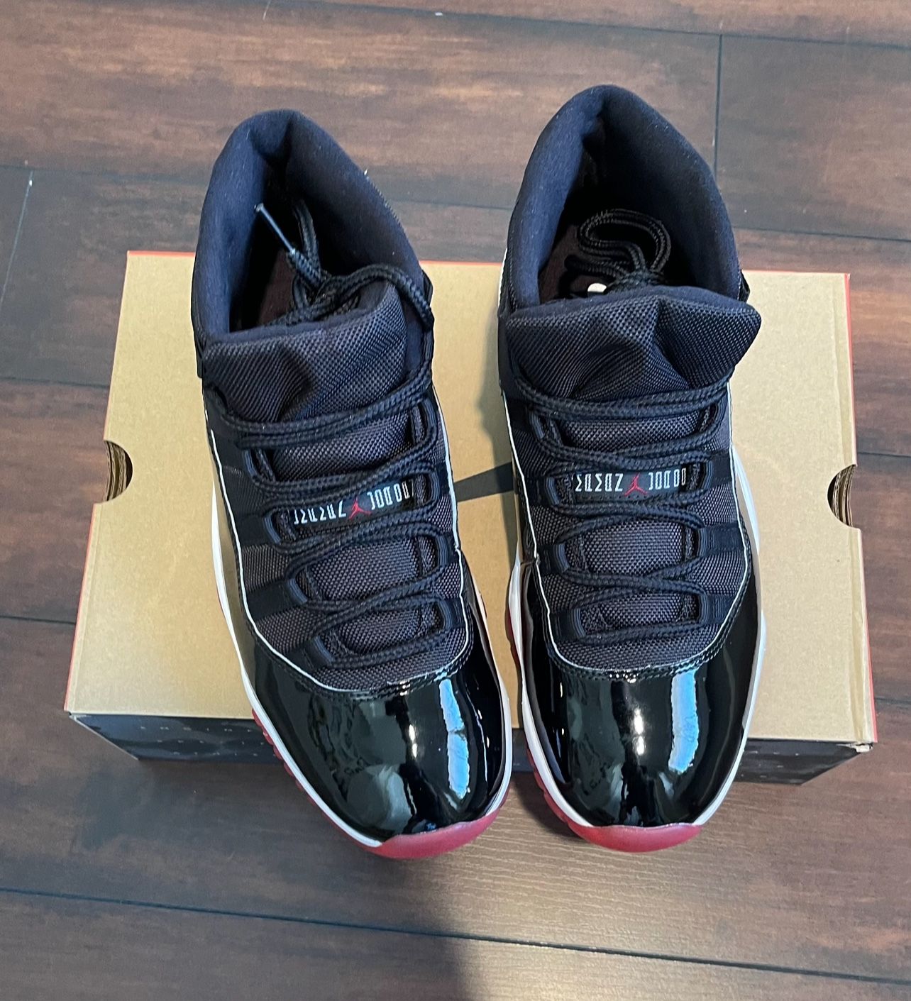 Jordan 11 Playoff Bred Size 10.5 VNDS