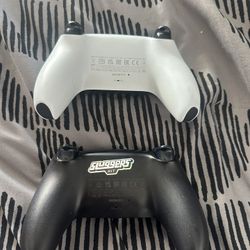 2 ps5 controllers